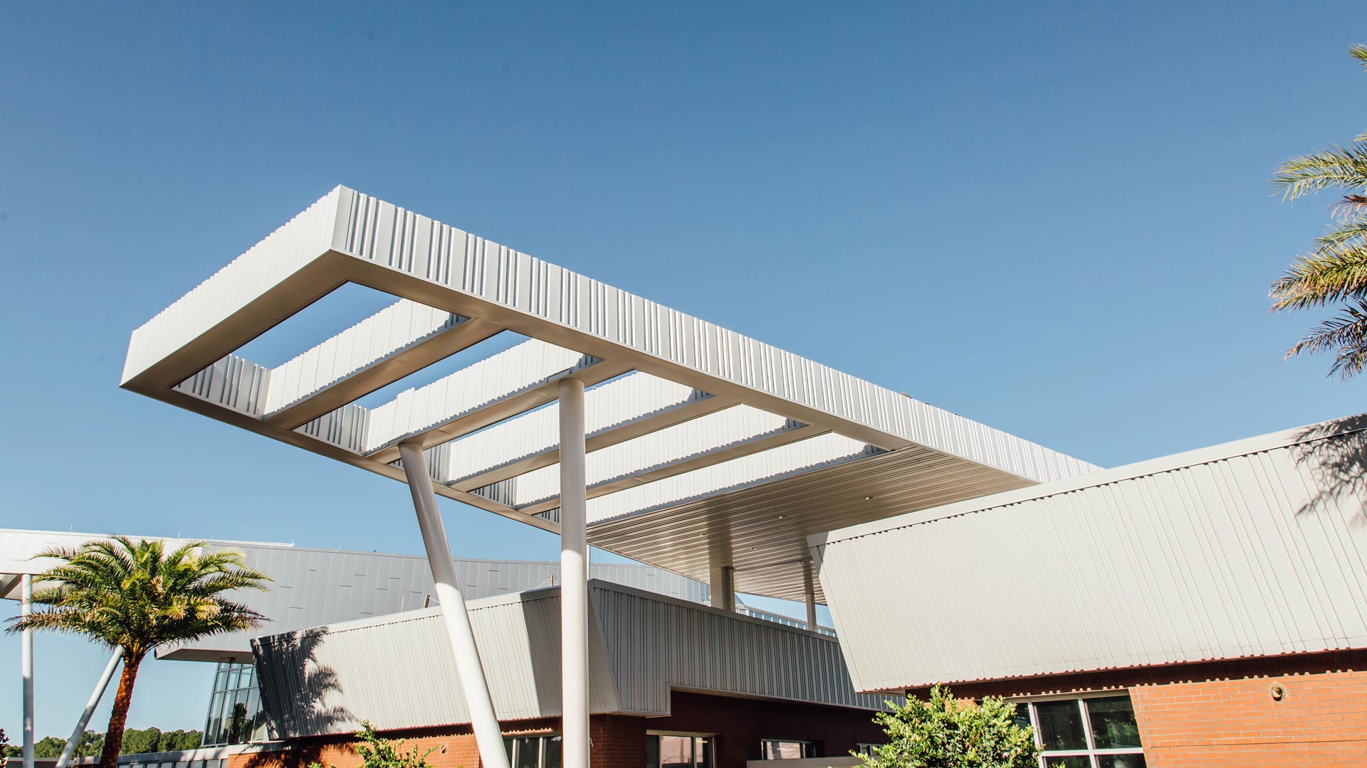 Register Roofing installs new metal wall panels for UNF Aquatics Center